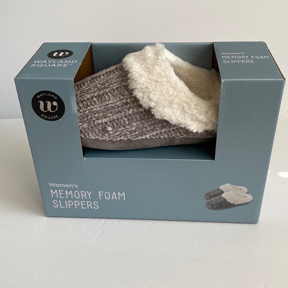 Wayland Square Women’s Memory Foam Slippers Size S 7-8